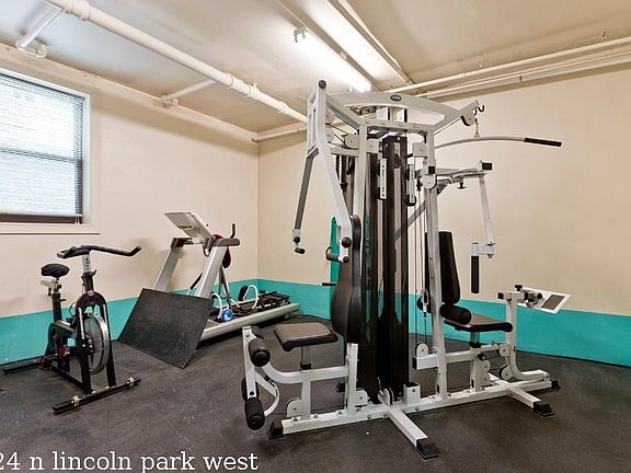 2nd image of 1824 N Lincoln Park West 105 #222