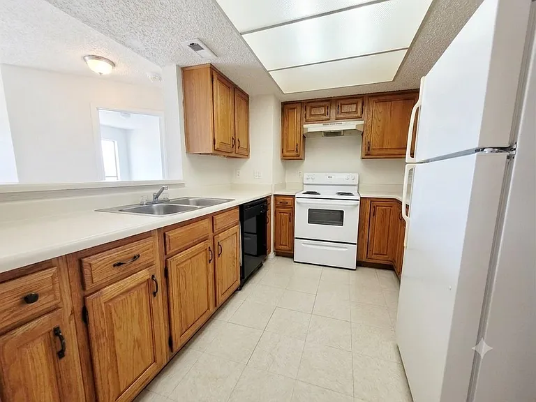 2826 S Bartell Dr #38 — Photo 8