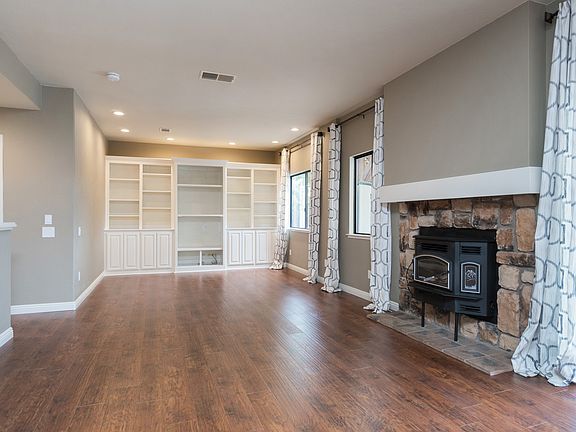 3rd image of 8232 Woodlake Hills Dr