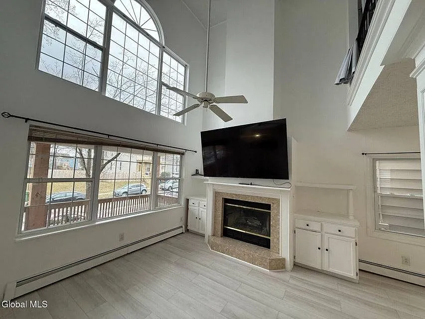 Building Photo - 27 McElwain Ave #2