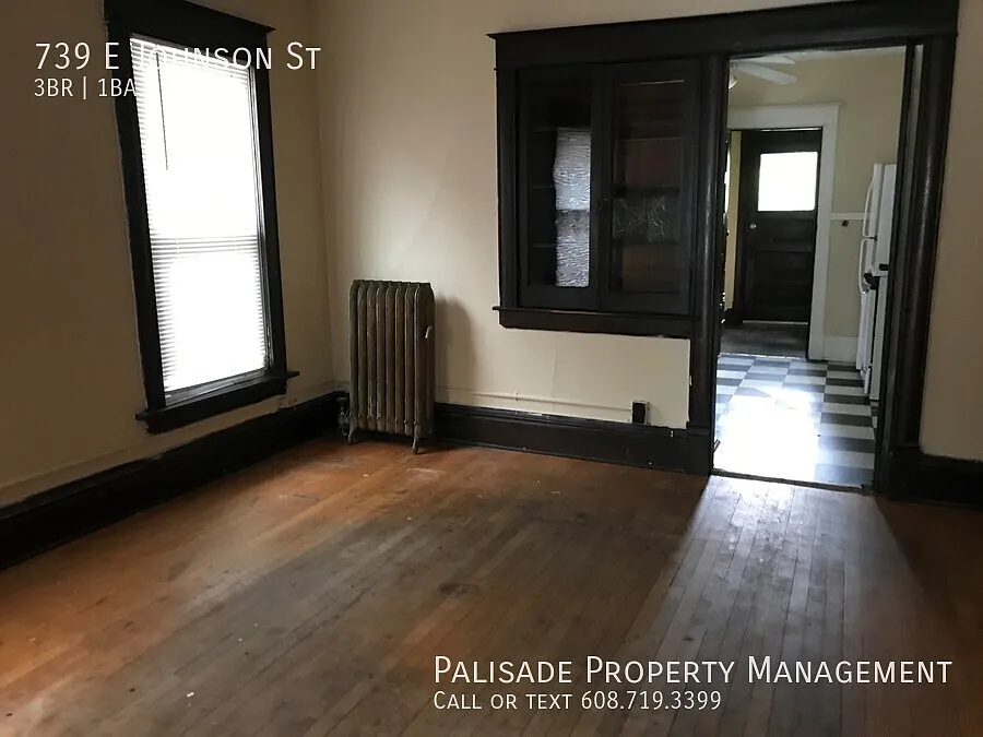 739 E Johnson St — Photo 2