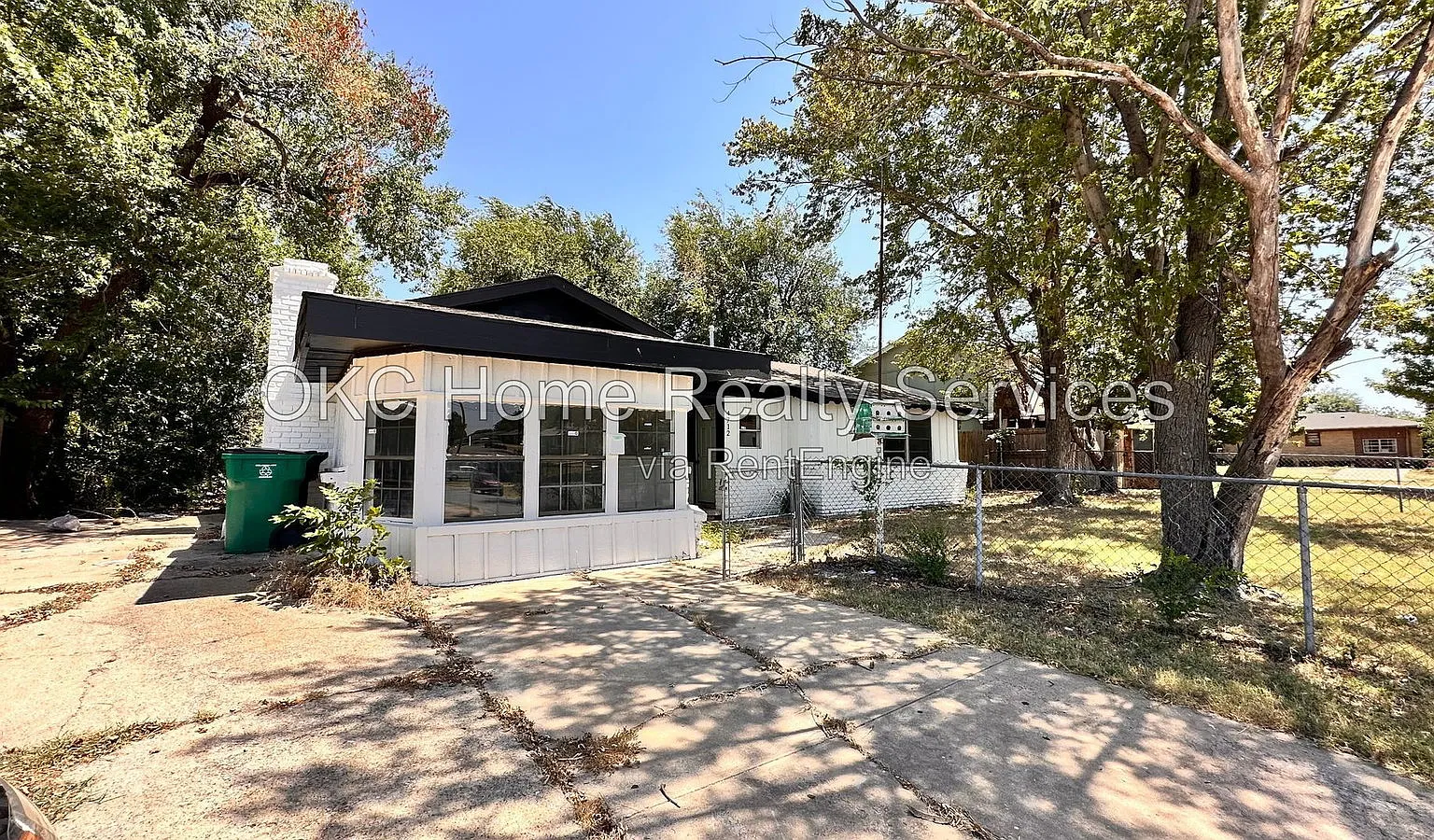 4 bed, 1.0 bath, 1626 sqft, $1,300 — Photo 2