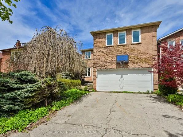 10 Pinewood Dr, Vaughan, ON L4J 5P3