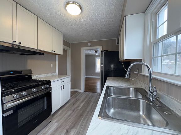 5th image of 693 Forest Cir