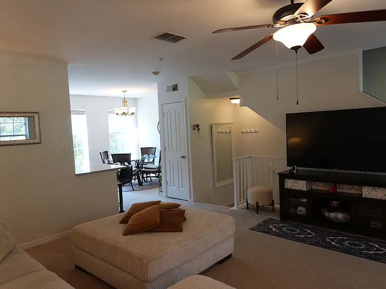 1004 Waterside Dr — Photo 6
