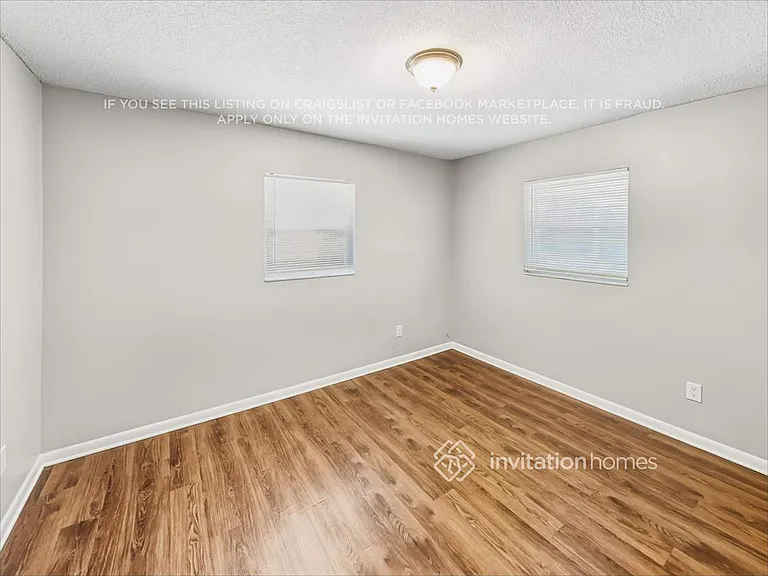 900 Vincent Dr — Photo 13