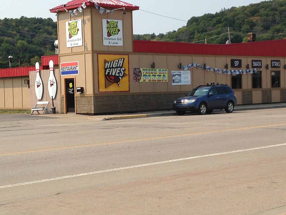 1st image of 124 E Munising Ave