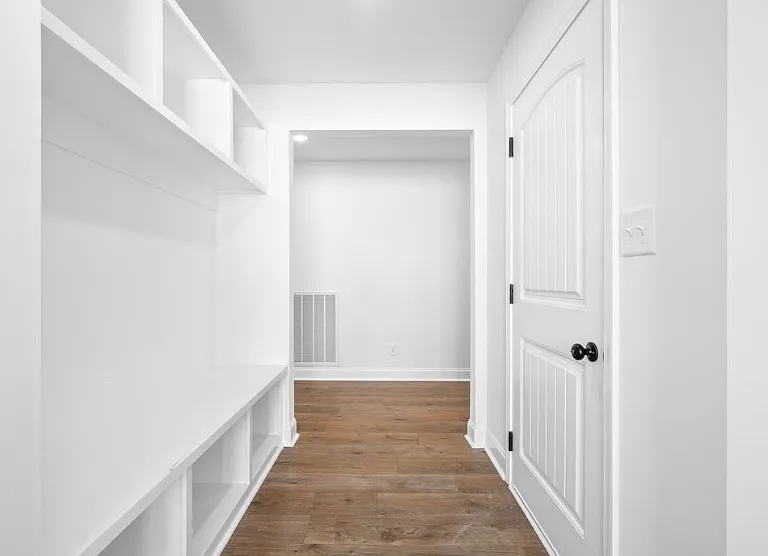 1208 Elizabeth Ln — Photo 10