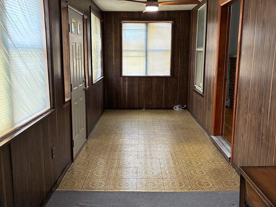 1st image of 9 Washington Pl #1
