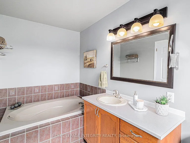 564 Renaissance Dr — Photo 8