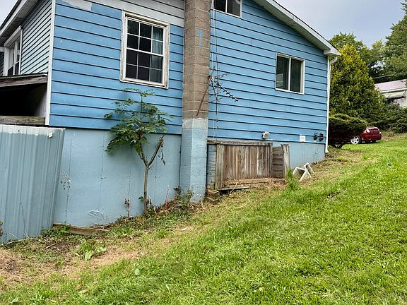 3rd image of 597 Lily Lake Rd