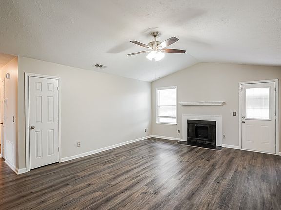 3rd image of 809 Clearspring Ct