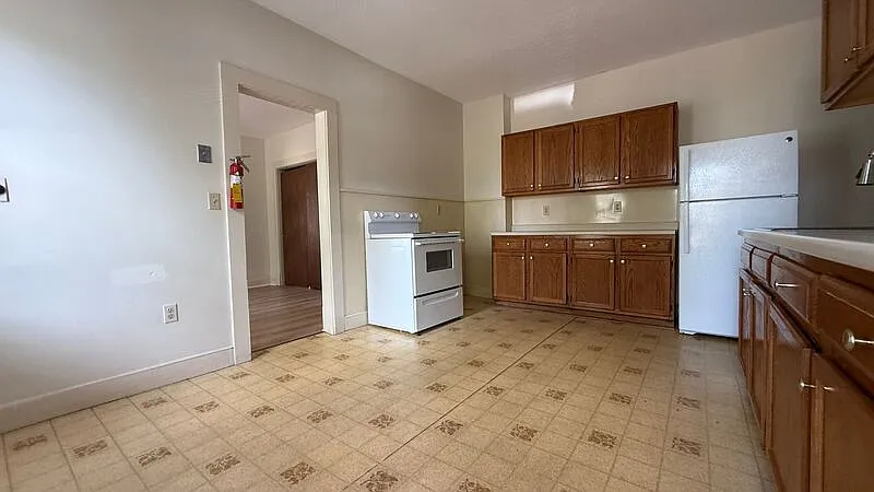 2 bed, 1.0 bath, $1,550 — Photo 4