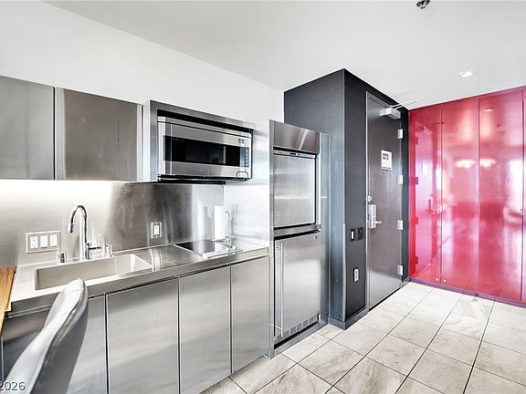 4th image of 4381 W Flamingo Rd #1903