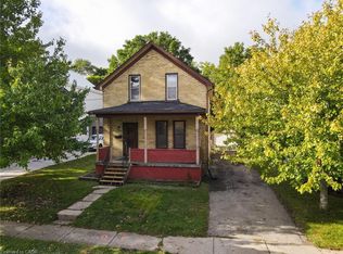 65 Short St, Waterloo, ON N2L1X9