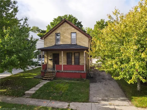 65 Short St, Waterloo, ON N2L 1X9