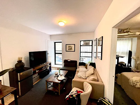 Rented by Metropolitan Property Group | media 21