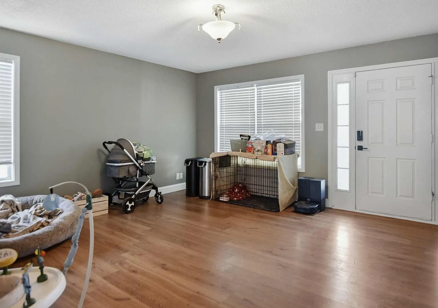 Pet Friendly Three Bedroom with Bonus! — Photo 3