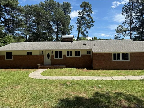 4115 Rose Lake Dr, Greensboro, NC 27407