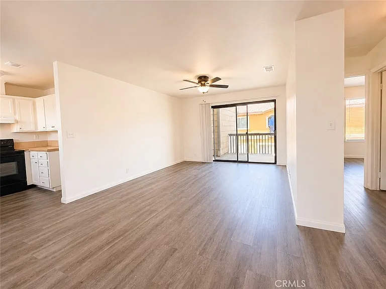 8582 Tamarind Ave #D — Photo 5
