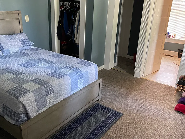 1 Bedroom, new carpet, 2 closets