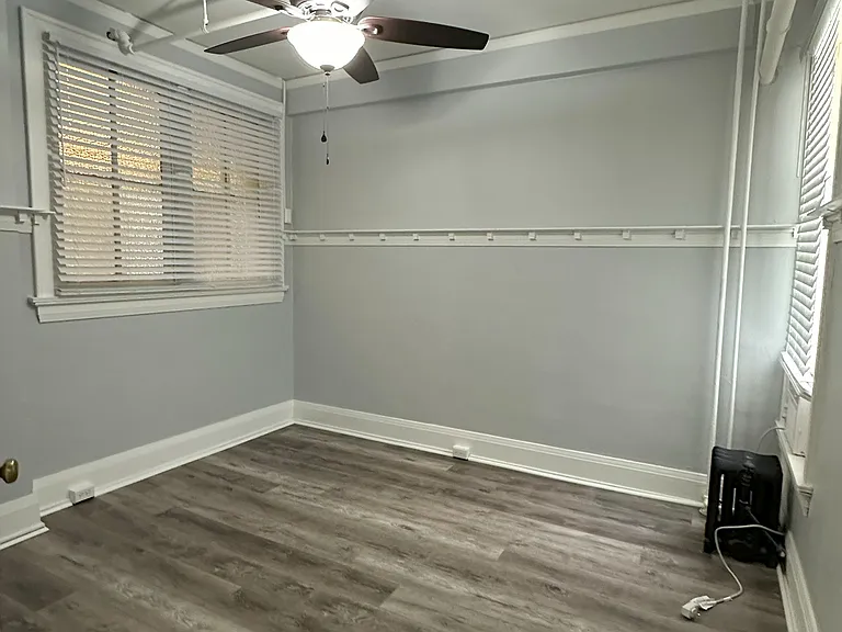 607 E 5th St #15 — Photo 9
