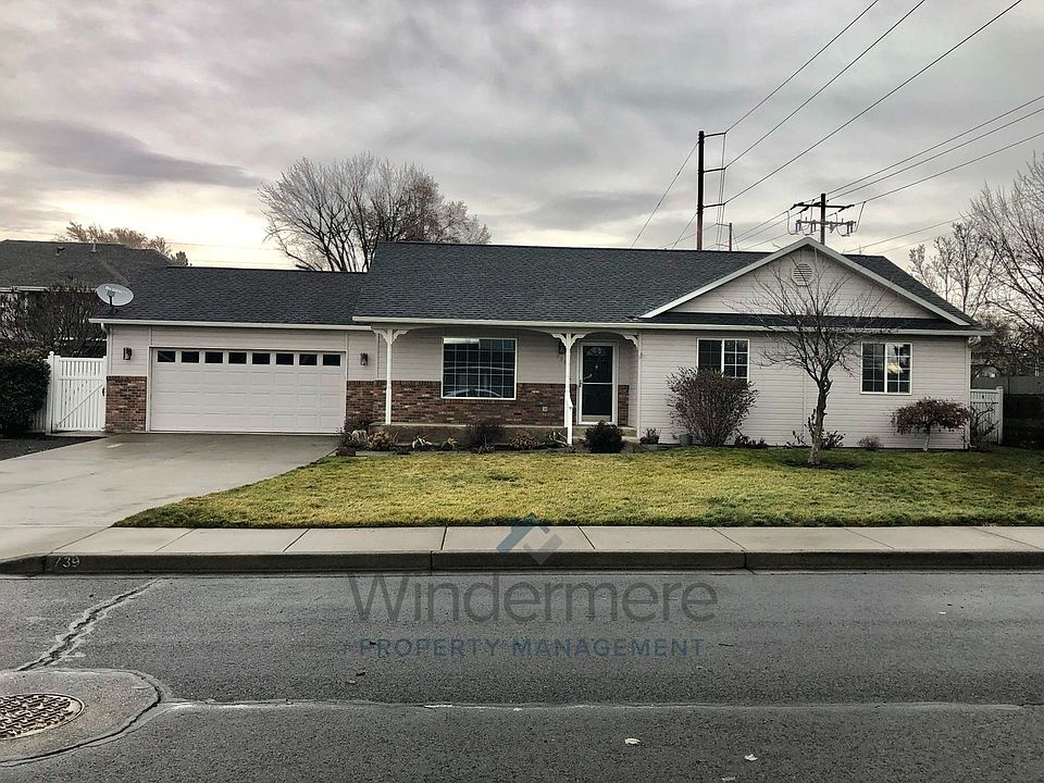 1st image of 739 SE Landen Dr