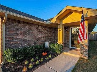 1113 Denmark St, Yukon, OK 73099