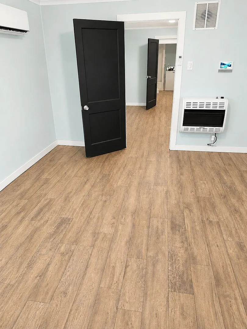Beautifully Updated 1 Bedroom Home Pet Friendly $950/Month — Photo 4