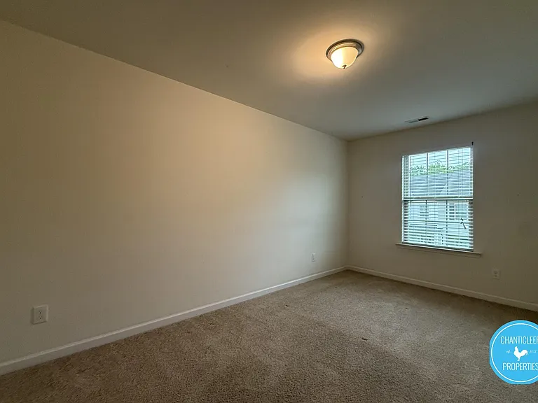 49 E Grove Point Dr — Photo 16