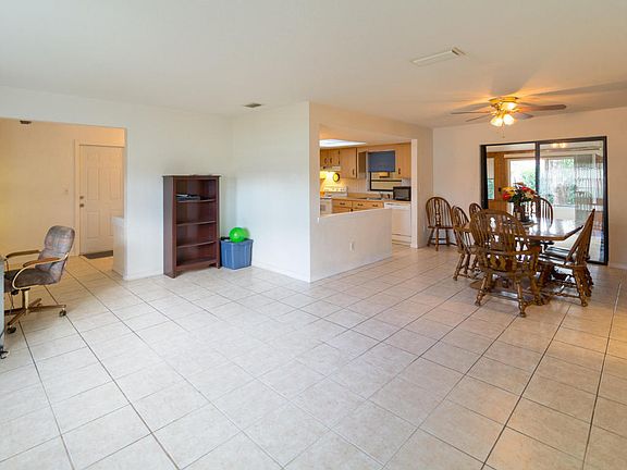3rd image of 1241 Edna Dr