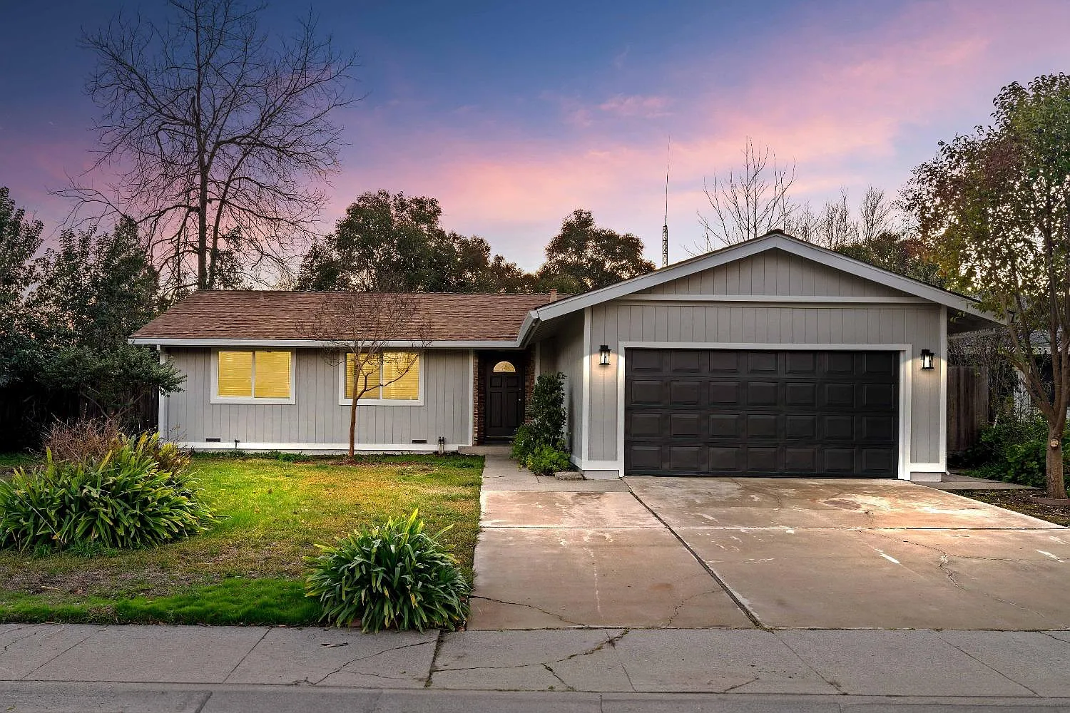8024 Grandstaff Dr photo 1