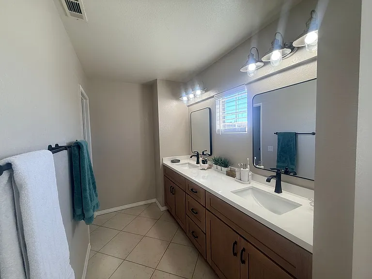 39540 June Rd — Photo 16