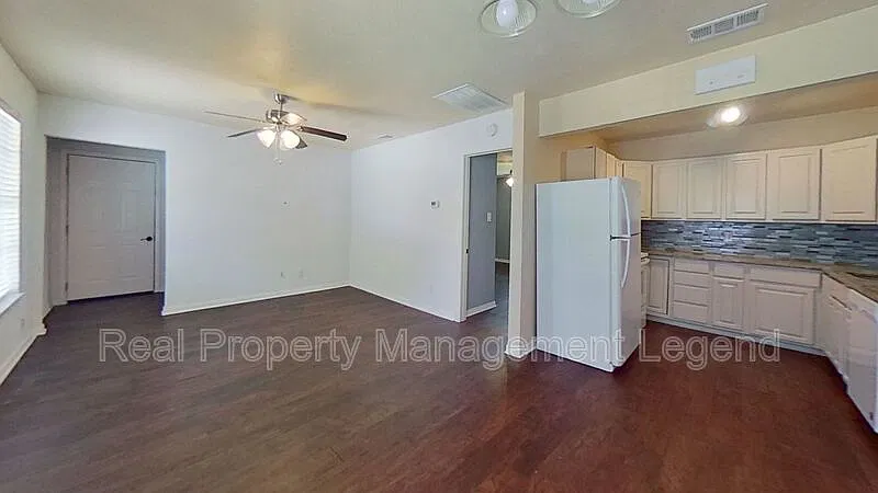 2 bed, 1.5 bath, $1,595 — Photo 3