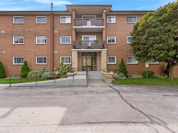 67 Breckenridge Dr #206, Kitchener, ON N2B 3R8