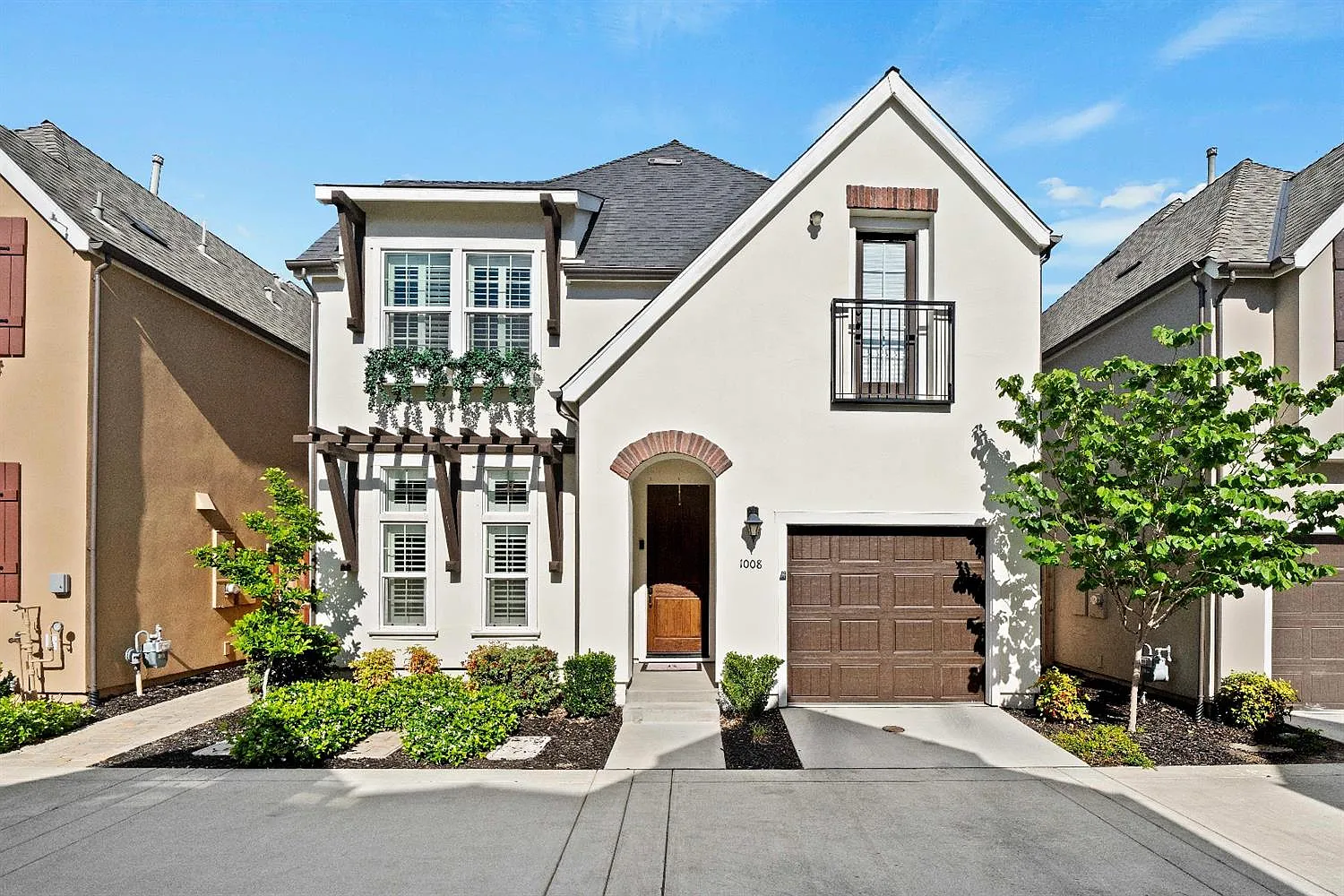 1008 Teresa Pl photo 1