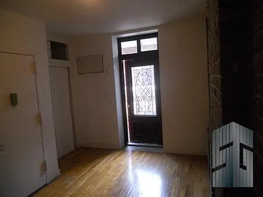 Rented by Skyline Group Real Estate | media 33