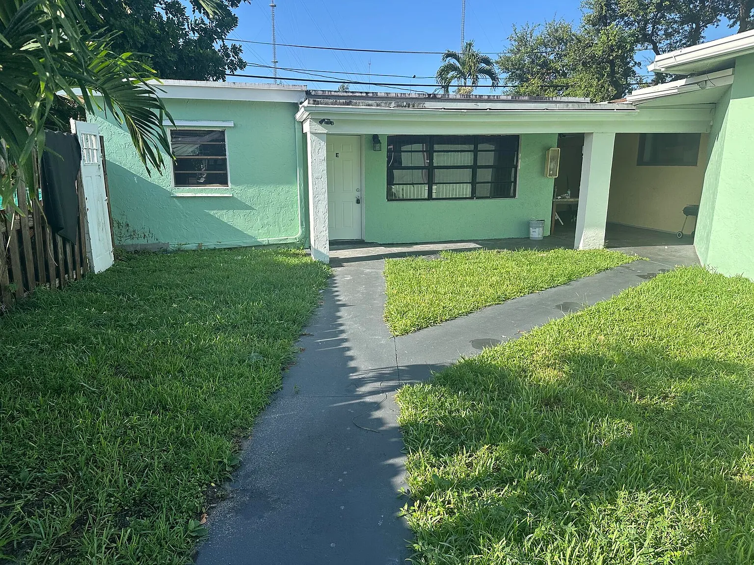 2 bed, 1.0 bath, 3754 sqft, $1,800 — Photo 1