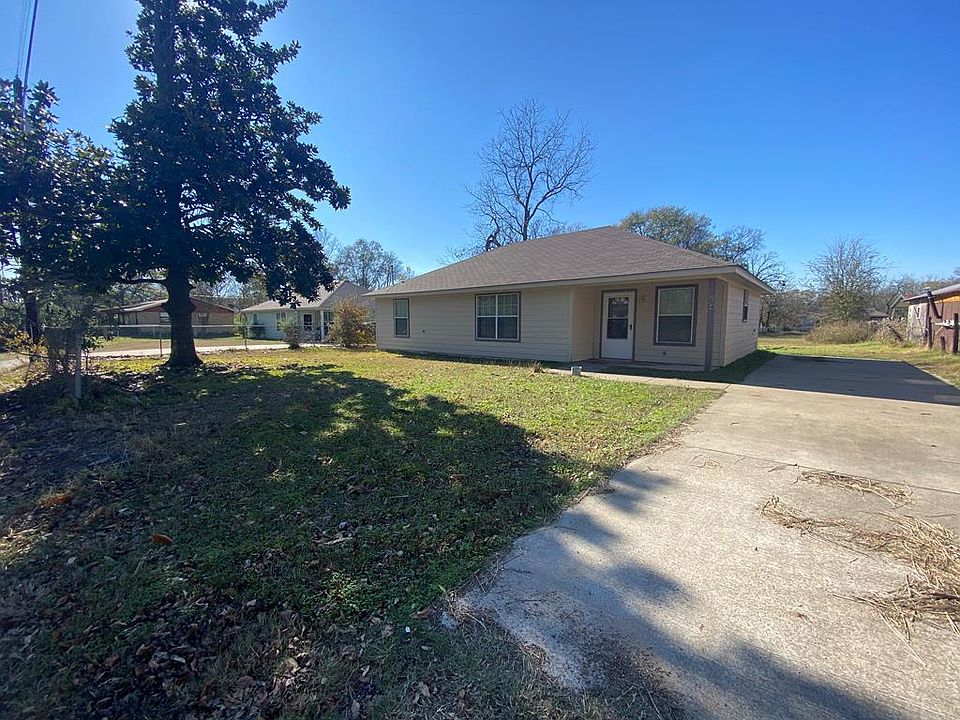 1st image of 204 Lincoln Dr