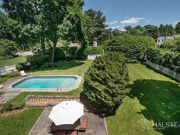 2nd image of 116 Southwood Dr