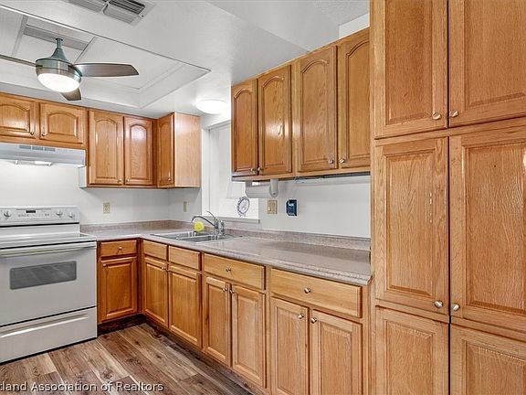 3rd image of 3731 Sunbird Cir