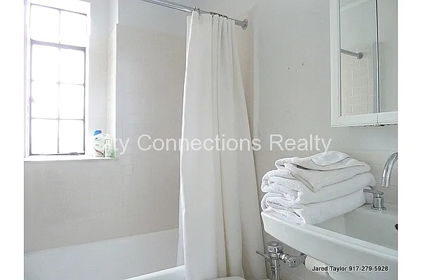 Rented by City Connections Realty | media 12