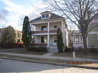 217 W Chestnut St, Burlington, WI 53105