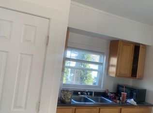 136 Elm St #1, Amesbury, MA 01913