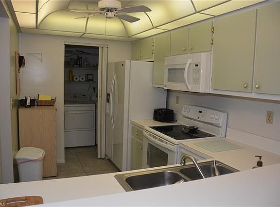 2nd image of 693 Seaview Ct APT 507