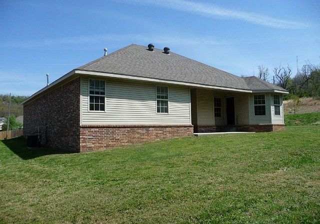 2nd image of 2185 Presley Ln