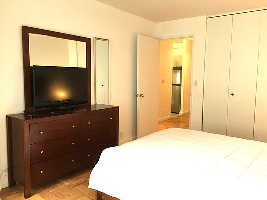 Rented by R New York | media 22