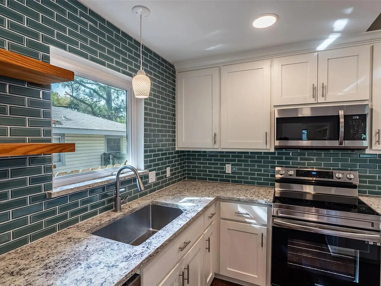 4 bed, 1594 sqft, $1,785 — Photo 3