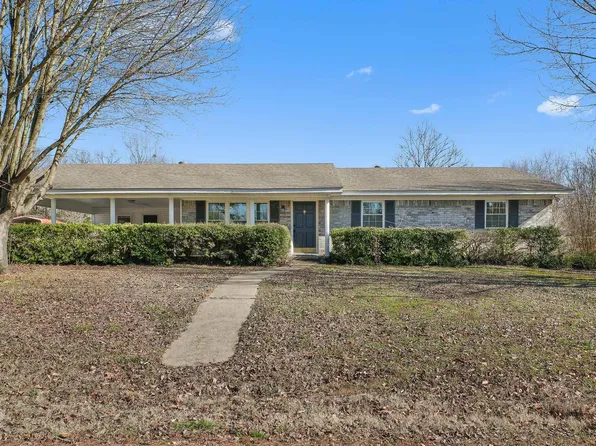 106 N Bennett St, De Queen, AR 71832