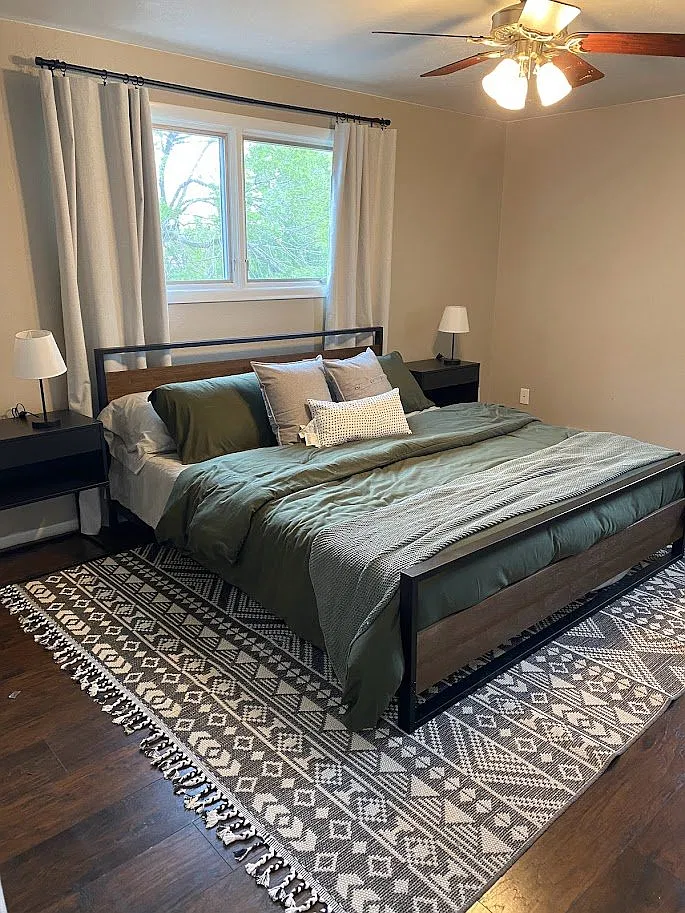 4 bed, 1700 sqft, $900 — Photo 1